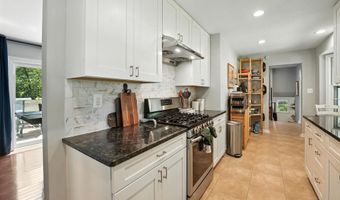5105 LINETTE Ln, Annandale, VA 22003