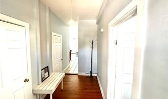 693 Thames St 1, Newport, RI 02840