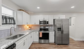 6837 TOM THUMB Dr, Jacksonville, FL 32210
