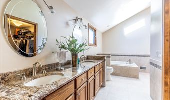 55 Hunt Club Cir, Amherst, NY 14051