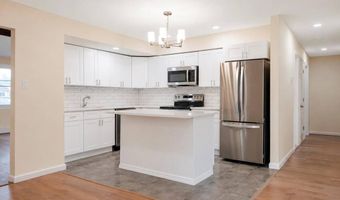 41 Madison Ave, Amityville, NY 11701