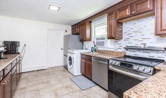 8 Andover Rd, Beverly, MA 01915