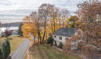 8 Lakeview Rd, Brookfield, CT 06804