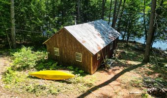 570 McGrath Pond Rd, Belgrade, ME 04917