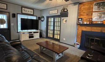 807 6th St, Aurora, NE 68818