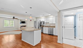 2 Beach Plum Lane U E, Bourne, MA 02532
