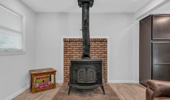 21 Park Ave, Bayville, NJ 08721