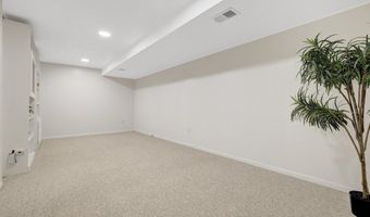 8104 BRIAR CREEK Dr, Annandale, VA 22003
