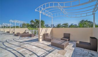 20351 W Country Club Dr TH17, Aventura, FL 33180