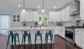 1352 Anchor Ave, Beachwood, NJ 08722