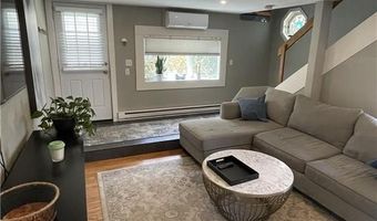 16 Dudley Ave 6, Newport, RI 02840