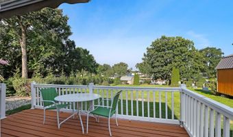 38410 N Lakeside Pl, Antioch, IL 60002