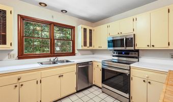 2410 State Ave, Ames, IA 50014