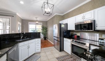 207 Farm Creek Dr E, Asheville, NC 28806