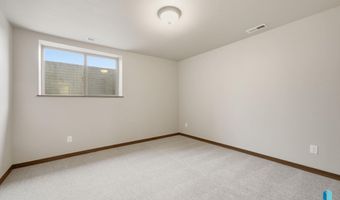 2822 E Hazelnut St, Brandon, SD 57005