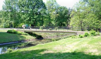 6631 WAKEFIELD Dr 319, Alexandria, VA 22307