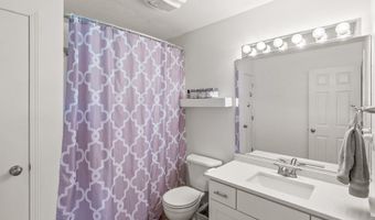 1629 Ashwood Dr, Altoona, IA 50009