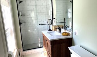 199 Main St, Belfast, ME 04915