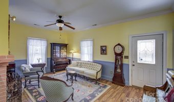 29 Lower Crest St, Zirconia, NC 28790