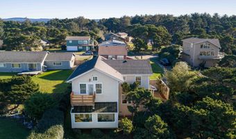 1240 NEWPORT Ave SW, Bandon, OR 97411