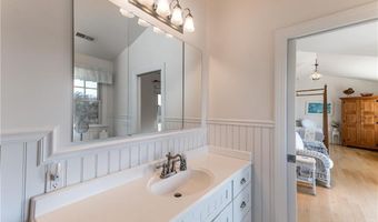 56 Marine Dr, Narragansett, RI 02882