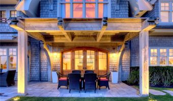 294 Ocean Ave, Newport, RI 02840