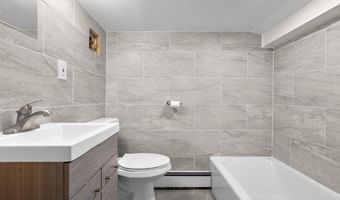 12 Homestead Pl, Branford, CT 06405