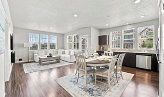 17051 SW APPLEDALE Rd 203, Beaverton, OR 97007