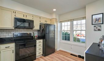 6617 MEDINAH Ln, Alexandria, VA 22312