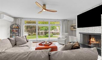 96 Roger Williams Dr, North Kingstown, RI 02852