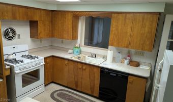 2921 Center Rd, Ashtabula, OH 44004