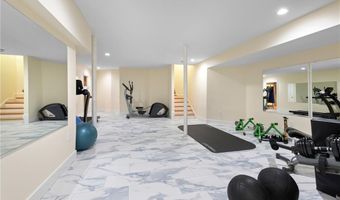 41 Castle Hill Ave, Newport, RI 02840