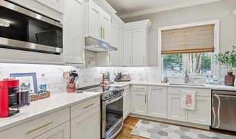 125 Ledges Trl, Alexander City, AL 35010