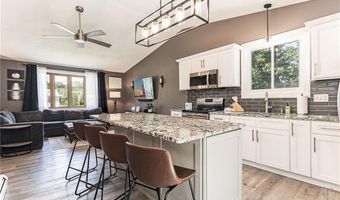 42 Seminole Trl, Cranston, RI 02921