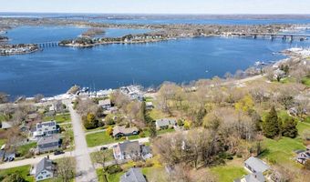 10 West Ave, Tiverton, RI 02878