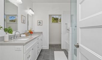 5872 Haleola St, Honolulu, HI 96821