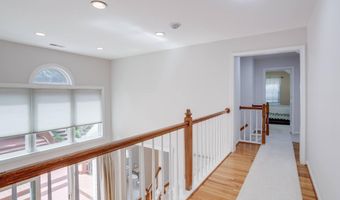 4918 SUNSET Ln, Annandale, VA 22003