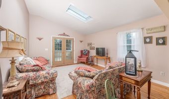 15 Lake Wallkill Rd, Alloway, NJ 07461