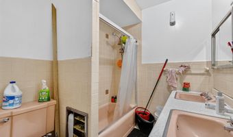 98 W 49TH St, Bayonne, NJ 07002