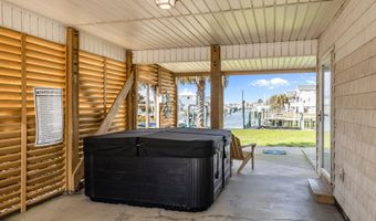 215 E Ft Macon Rd, Atlantic Beach, NC 28512