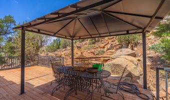944 W Foothill Dr, Apple Valley, UT 84737