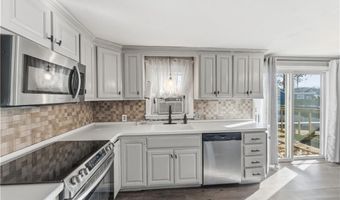 16 N Rose St, East Providence, RI 02914