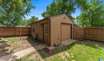 201 S 5th Ave, Brandon, SD 57005