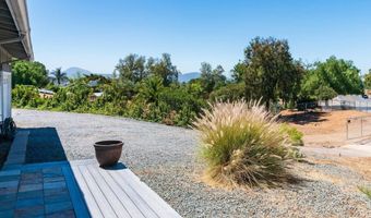 2855 N Victoria Dr, Alpine, CA 91901