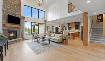 5272 Greyson Heights Dr, Auburn, IN 46706