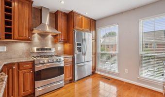 1253 QUAKER HILL Dr, Alexandria, VA 22314