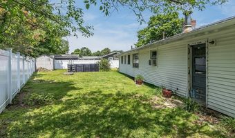 8 Andover Rd, Beverly, MA 01915