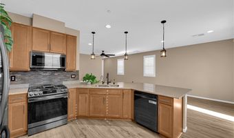 915 Harbor Ave, Henderson, NV 89002