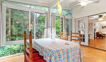 20 Juniper Dr, Amherst, NH 03031
