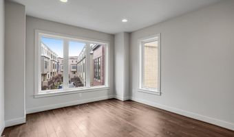 6940 ROCKLEDGE Dr, Bethesda, MD 20817